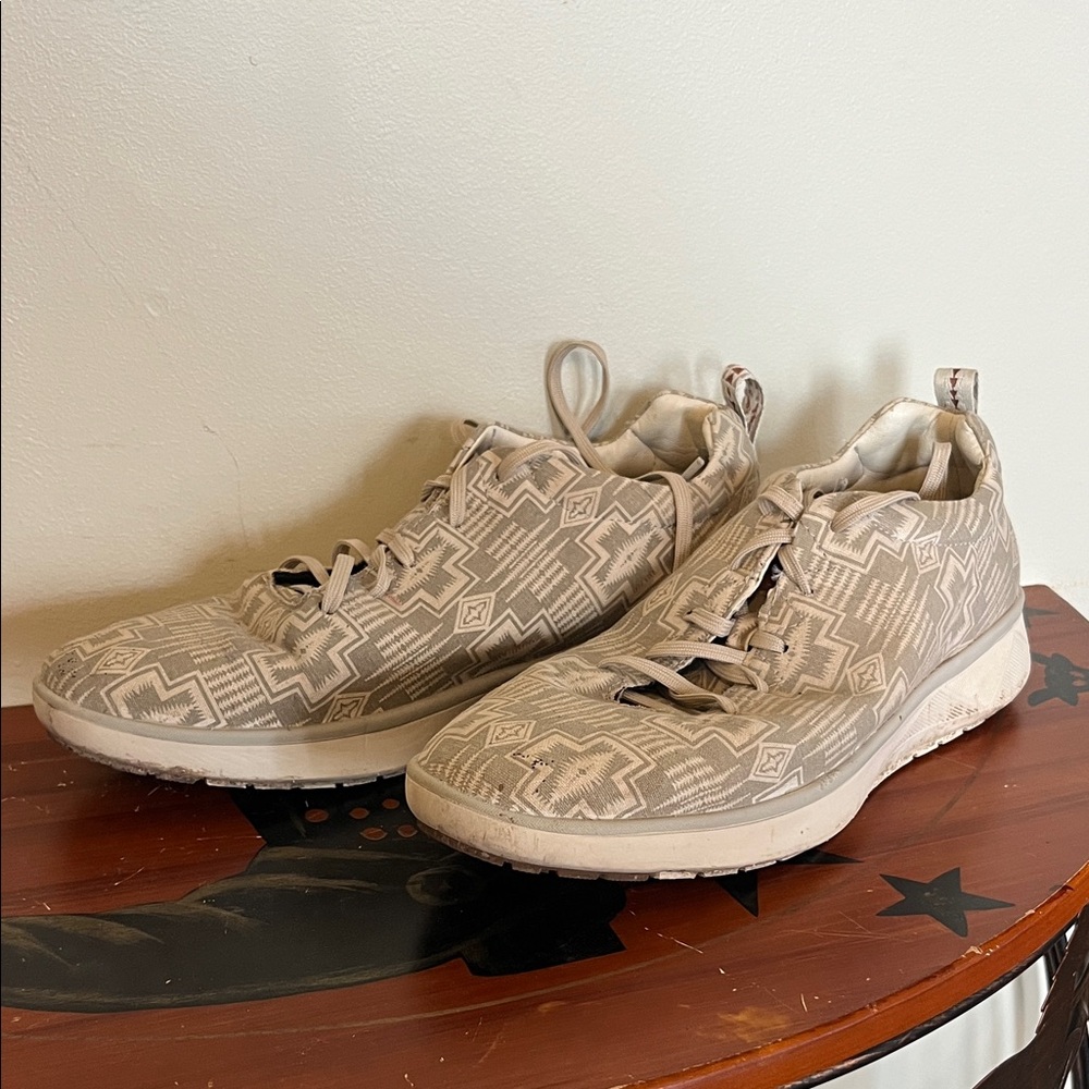 Stylish Tan Patterned Men's Shoes